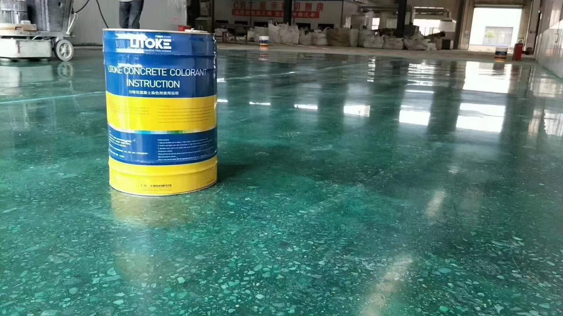 亮而不滑的地坪拋光液，濃縮滲透型地坪光亮劑！